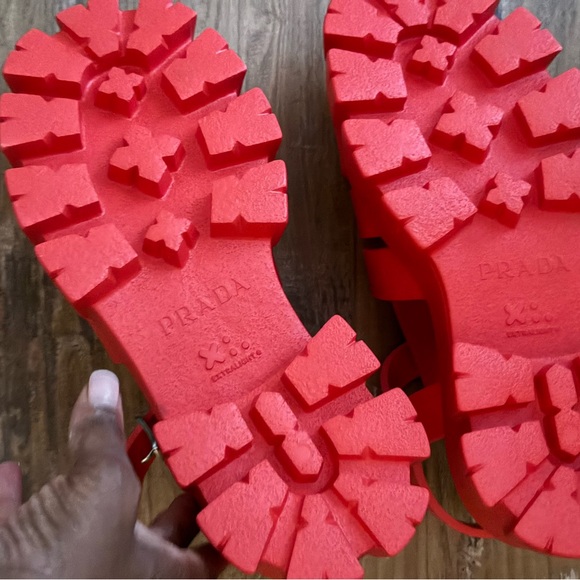 Authentic prada red monolith rubber sandals - Picture 4 of 6